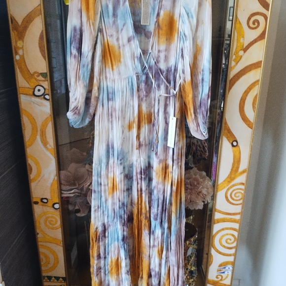 Dress - Picture 3 of 4